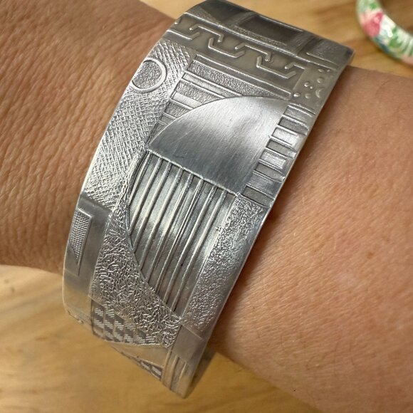 Silver Tone Cuff Bracelet Art Deco, Southwestern, Artisan, Hammered, Chunky - Picture 3 of 9